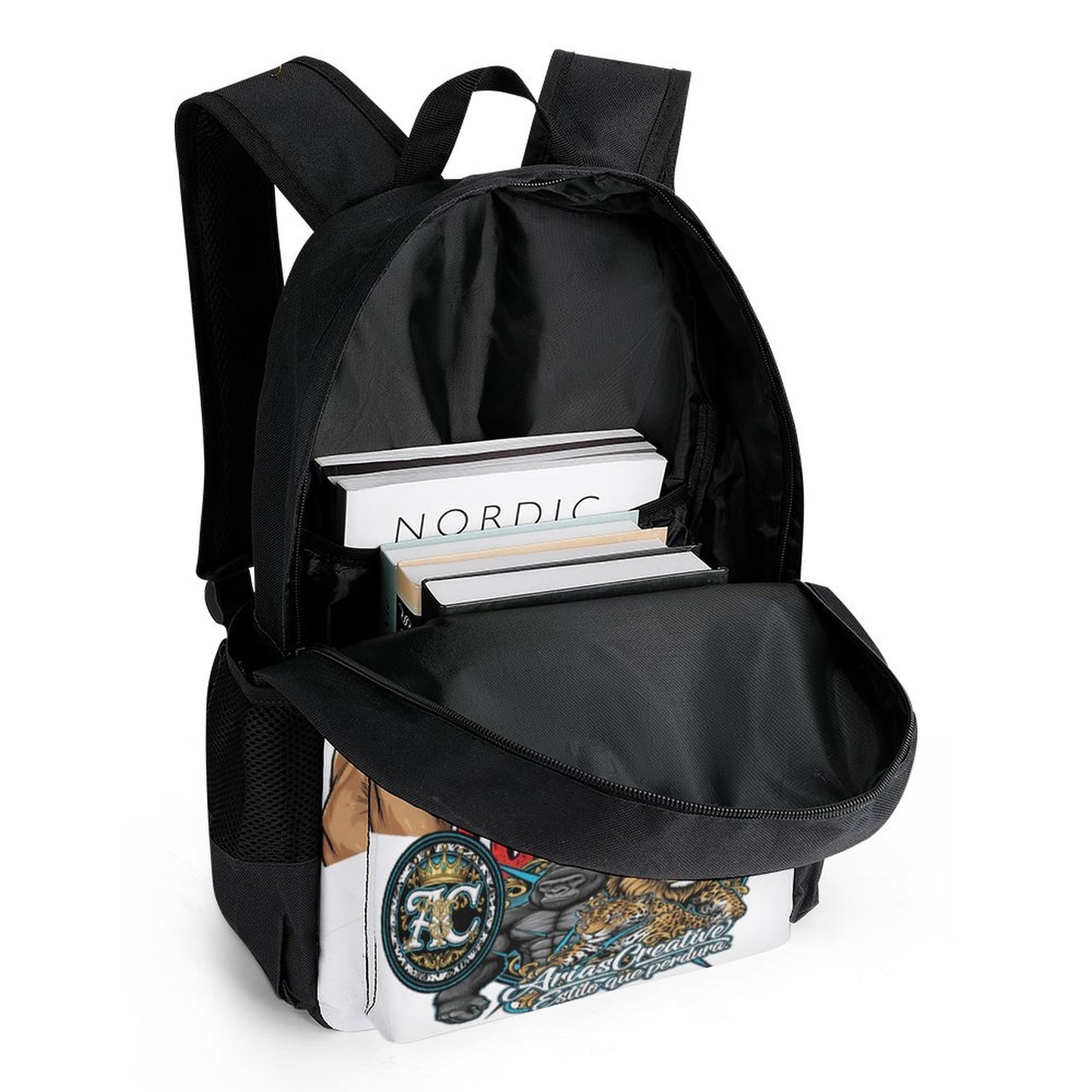 Mochila “Soy el Rey de tu Mundo” AriasCreative – León con Sombrero y 4 Animales de Poder (Estampado Completo) No sigas la moda, créala. Eres el rey de tu mundo – AriasCreative Streetwear.