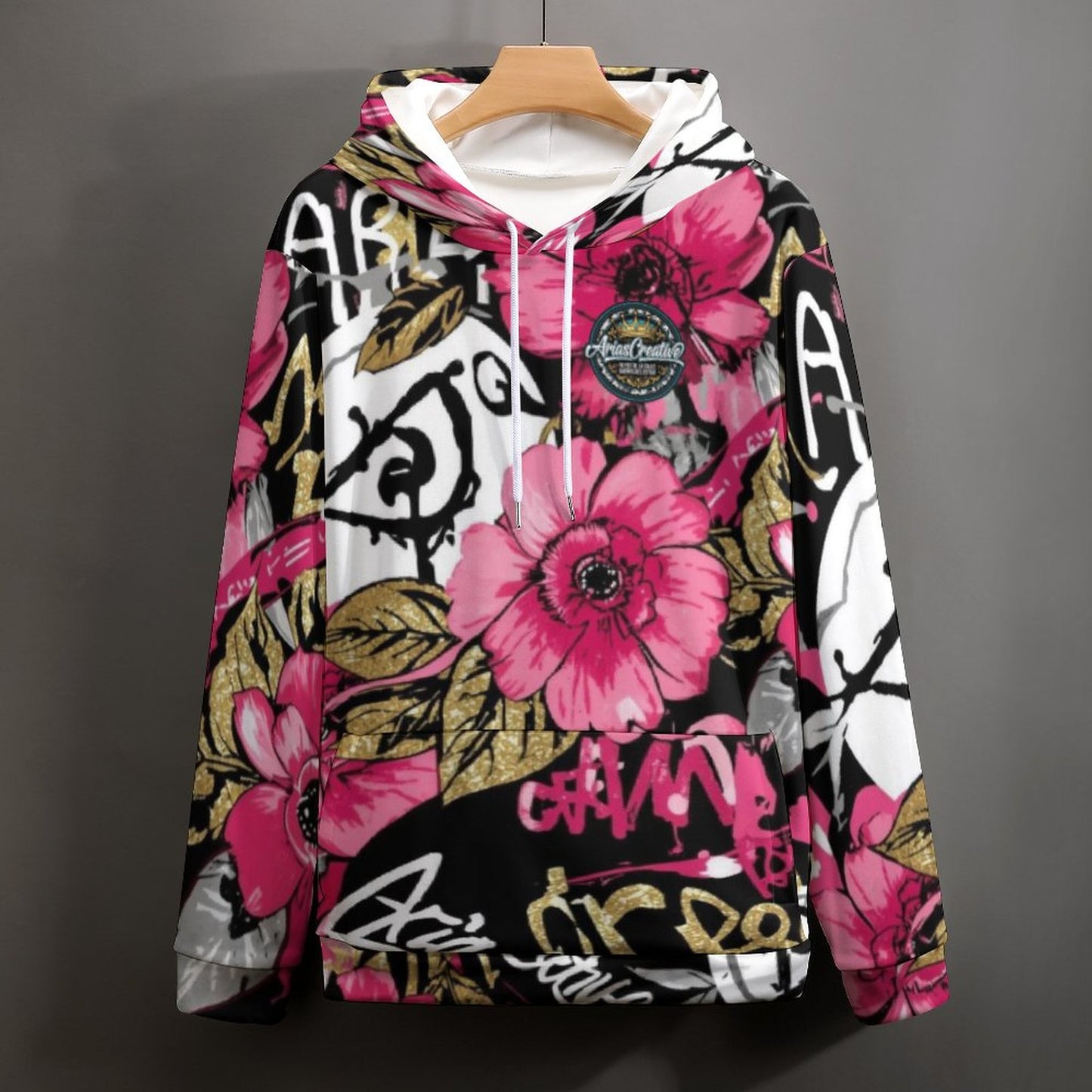 Sudadera con Estampado de rosas y flores con el logotipo de AriasCreative en el frente.